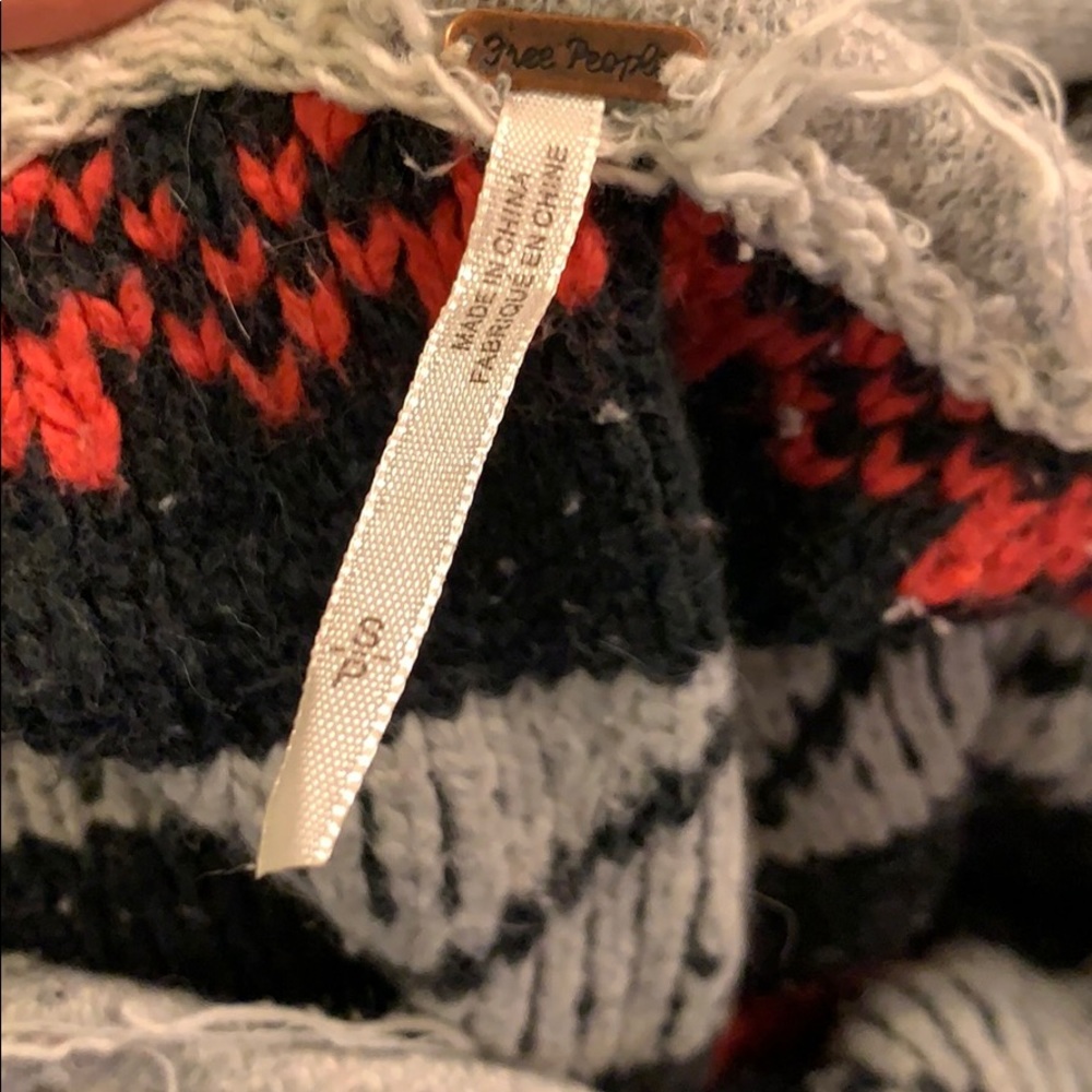 Sweater - Picture 6 of 6